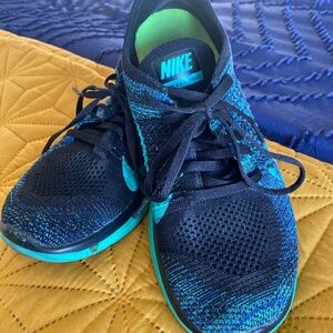 Nike free 4.0 Flyknit